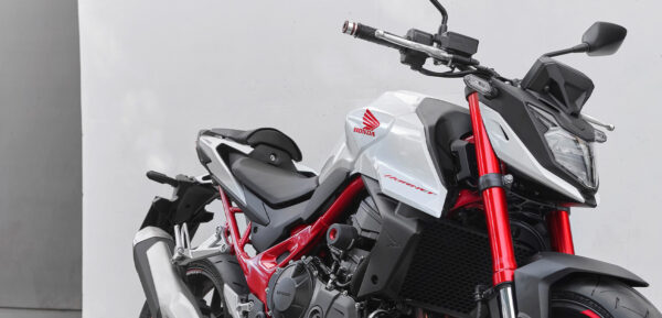 Honda CB750 Hornet - Image 3