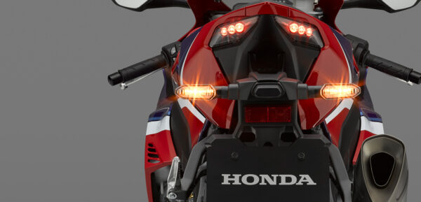 Honda CBR1000RR-R Fireblade - Image 3