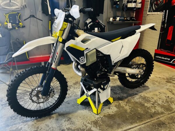 2025 Husqvarna TE150 - Image 3