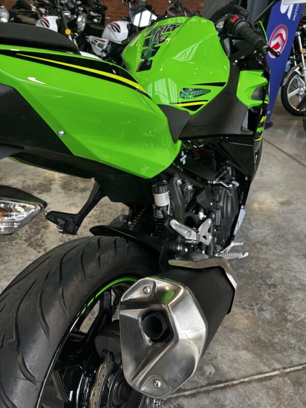 2018 Kawasaki Ninja 400 - Image 3