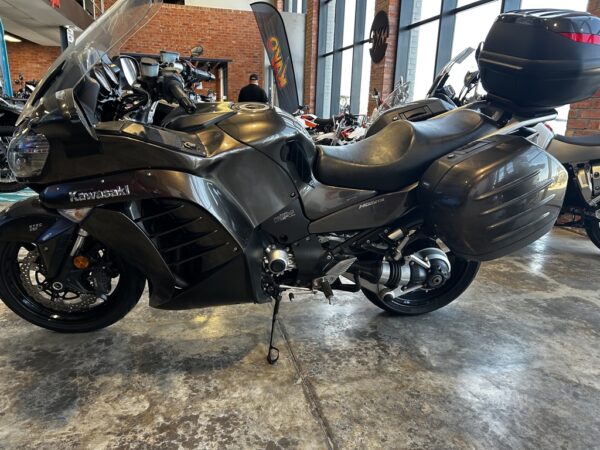 2010 Kawasaki GTR 1400 - Image 3