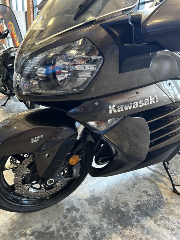 2010 Kawasaki GTR 1400 - Image 2