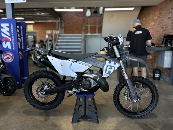 2024 Husqvarna TE 300 Pro Series - Image 3